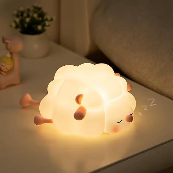 Coverzone Yumuşak Silikon Koyun Mini Gece Lambası Dekoratif Işık Derecesi Ayarlanabilir Yatak Odası Lambası Sleeping Sheep Kitap Okuma Lambası Çocuk Odası (Uykucu Koyun - K1156) [Enerji Sınıfı A+]