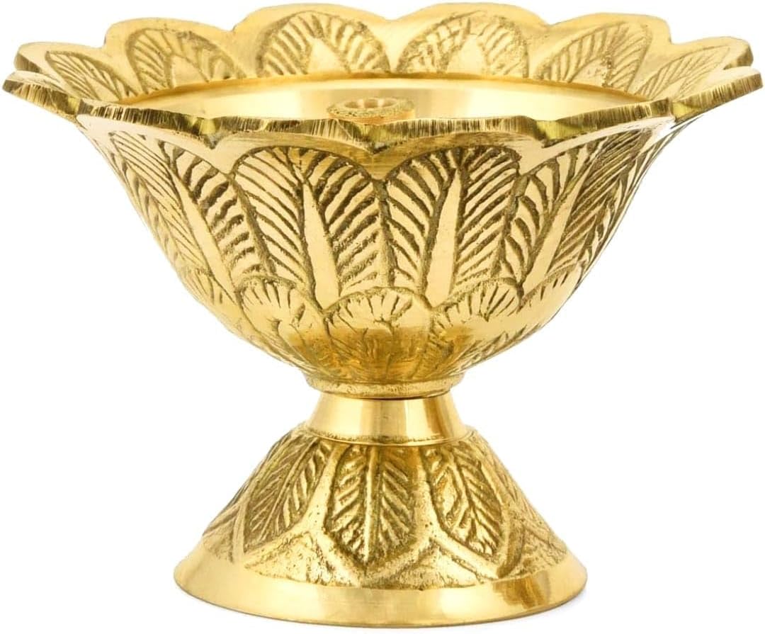Brass Lotus Akand Diya – Traditional Indian Golden Oil Lamp for Diwali Pooja & Home Temple Decoration, Handmade Engraved Virgin Brass Metal for Thanksgiving & Festivals – Small Gold [Energy Class A]