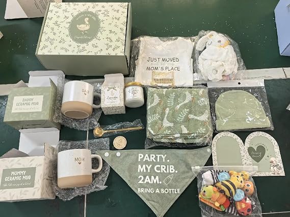 Suhctuptx New Mom Gifts for Women, New Parents Gift for Couples, Baby Gift Basket for Boys Girls Baby Shower, Gender Reveal Gifts for Baby Product Parents to Be, First Time Moms (Green)