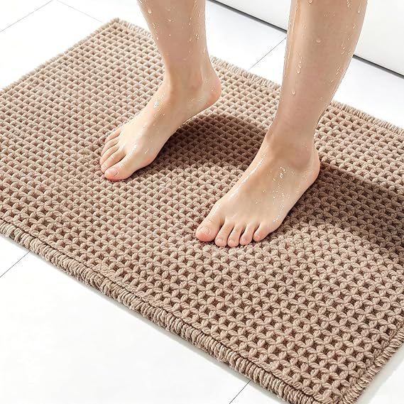 Disolla Waffle Bath Mat, Non Slip Absorbent Small Bathroom Rug, Machine Washable Quick Dry Ultra Soft Bathroom Floor Mat, Brown/White Bath Rug for Tub Shower, 20''x32''