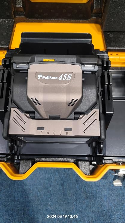 Fujikura New Model FSM-45S (Instead of FSM-41S) Clad Alignment Fusion Welding Splicer with CT50 and other standard accessories Instead of FSM-41S In stock